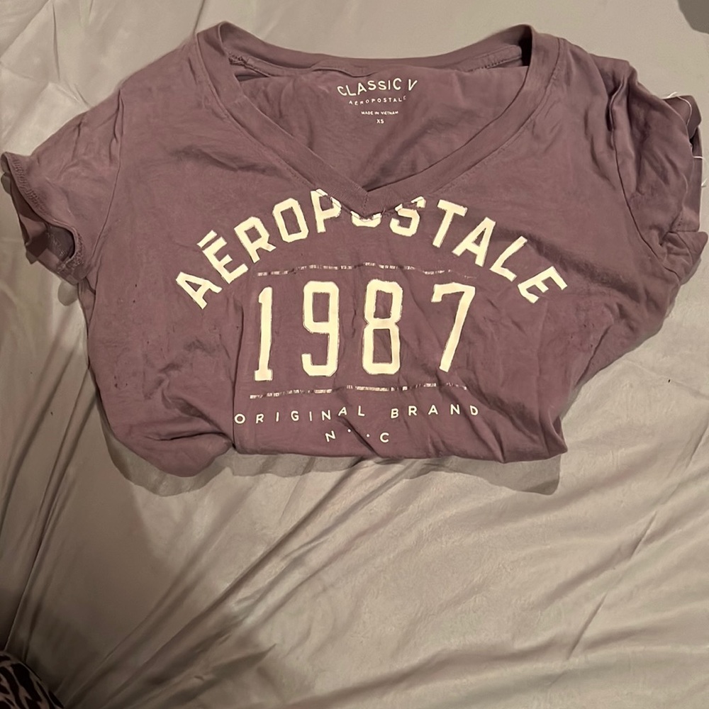 Aēropostale lavender t-shirt
